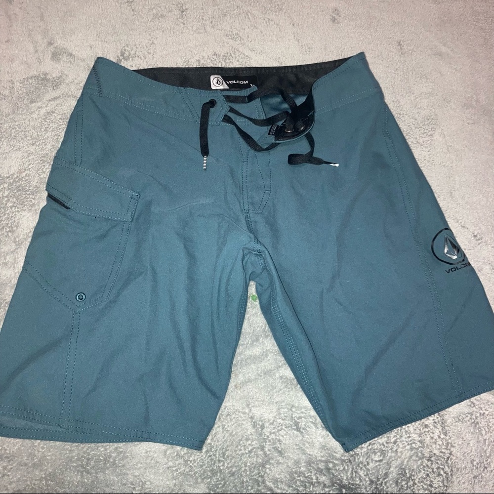 Volcom beach shorts size 30 new zumies journey
